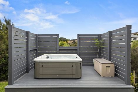 Photo of property in 11 Kahu Close, Orewa, 0931