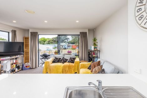 Photo of property in 5e Geddes Terrace, Avondale, Auckland, 1026