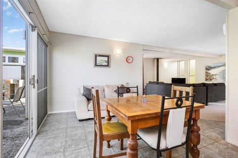 Photo of property in 5 Fairway Drive, Te Kamo, Whangarei, 0112