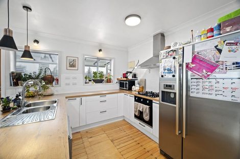 Photo of property in 37 Park Road, Western Heights, Rotorua, 3015