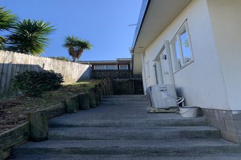 Photo of property in 12 Piper Place, Goodwood Heights, Auckland, 2105