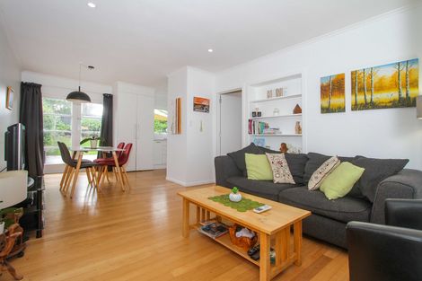 Photo of property in 2/1 Hythe Terrace, Mairangi Bay, Auckland, 0630