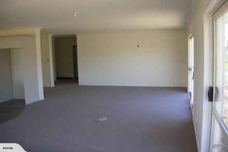 Photo of property in 27 Barry Curtis Place, Levin, 5510