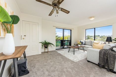 Photo of property in 2/77 Stanley Road, Glenfield, Auckland, 0629