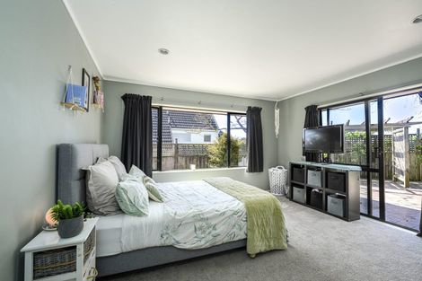 Photo of property in 11d Redwood Crescent, Hurdon, New Plymouth, 4310