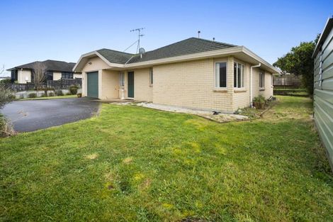 Photo of property in 8 Shakespeare Way, Kelvin Grove, Palmerston North, 4414