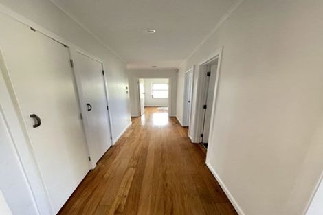 Photo of property in 63 Edgewater Drive, Pakuranga, Auckland, 2010