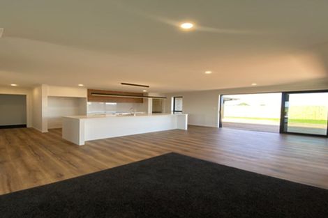 Photo of property in 32 Taurangawaka Road, One Tree Point, 0118