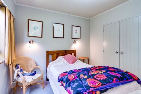 Photo of property in 2 Colenso Avenue, Hospital Hill, Napier, 4110