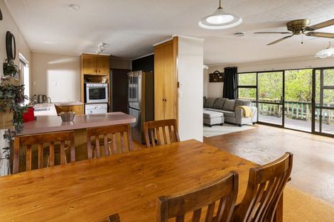 Photo of property in 1187 Peak Road, Helensville, 0875