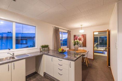 Photo of property in 28 Tomintoul Place, Highland Park, Auckland, 2010