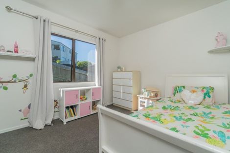 Photo of property in 11 Forster Place, West Harbour, Auckland, 0618