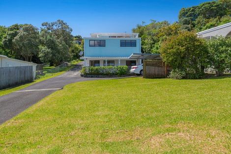 Photo of property in 65 De Luen Avenue, Tindalls Beach, Whangaparaoa, 0930
