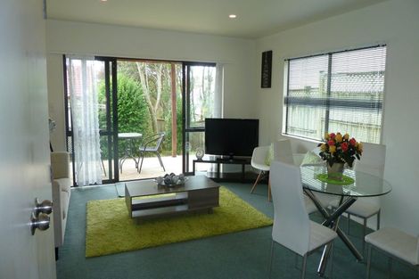 Photo of property in 1/44 Fields Parade, Oteha, Auckland, 0632