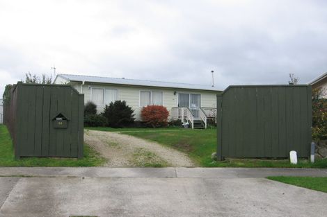 Photo of property in 28 Tiller Close, Kelvin Grove, Palmerston North, 4414