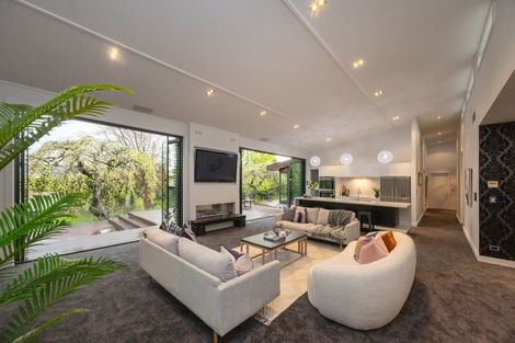 Photo of property in 27a Phoenix Avenue, Hokowhitu, Palmerston North, 4410