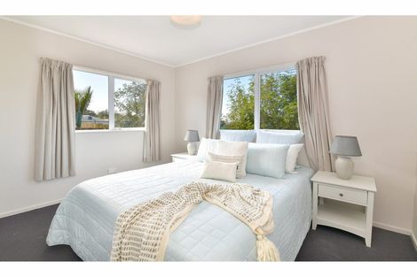 Photo of property in 1/607 Whangaparaoa Road, Stanmore Bay, Whangaparaoa, 0932