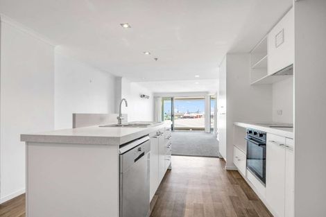 Photo of property in Algarve Apartments, 215/332 Maunganui Road, Mount Maunganui, 3116