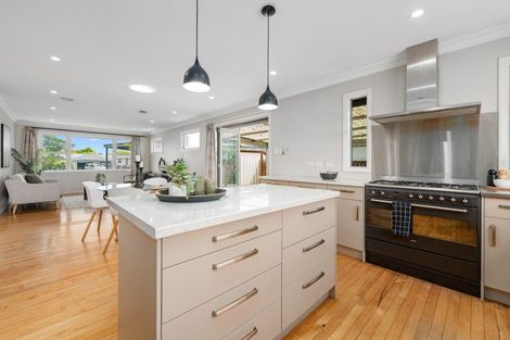 Photo of property in 4 Marsden Place, Awapuni, Palmerston North, 4412