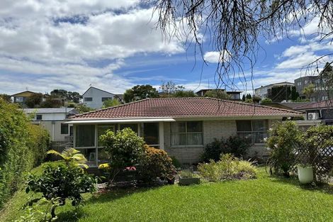 Photo of property in 2/35 Knightsbridge Drive, Forrest Hill, Auckland, 0620