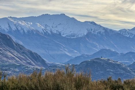 Photo of property in 7 Karearea Rise, Wanaka, 9305