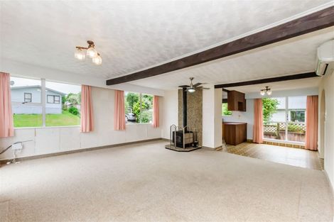 Photo of property in 13 Hookway Grove, Paraparaumu, 5032