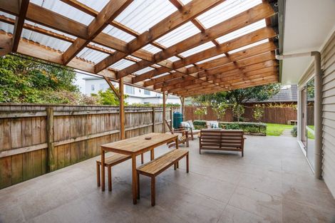 Photo of property in 221b Victoria Avenue, Hokowhitu, Palmerston North, 4410