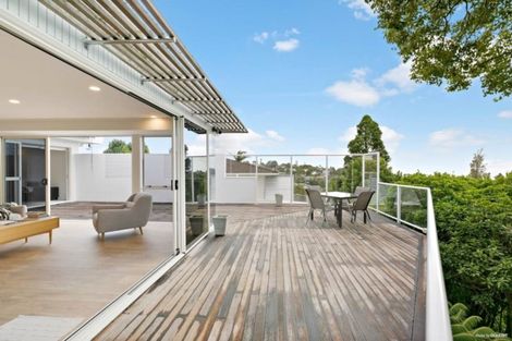 Photo of property in 27 Mcmillan Place, Mellons Bay, Auckland, 2014