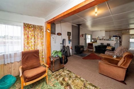 Photo of property in 425 Waihi Road, Normanby, Hawera, 4614