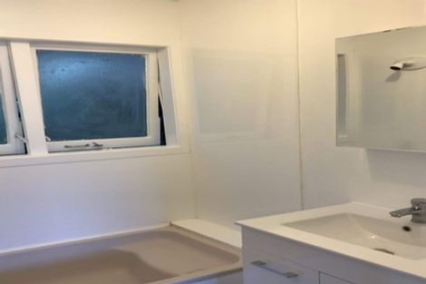 Photo of property in 36 Mcdowell Crescent, Hillcrest, Auckland, 0627