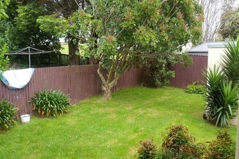 Photo of property in 2/20 Challen Close, Conifer Grove, Takanini, 2112