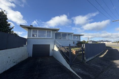 Photo of property in 6 Ranfurly Street, Waitara, 4320
