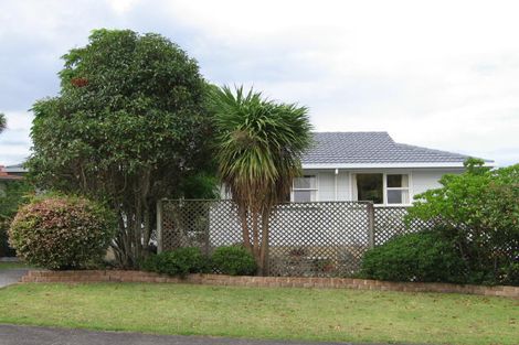 Photo of property in 6 Prior Place, Glendene, Auckland, 0602