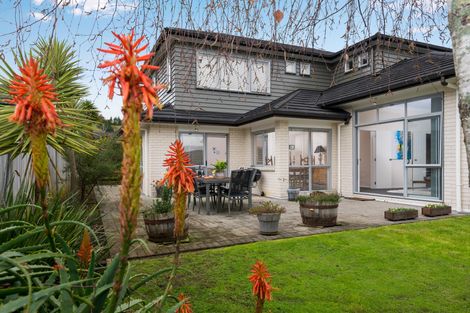 Photo of property in 10 Briar Vale Place, Flat Bush, Auckland, 2016