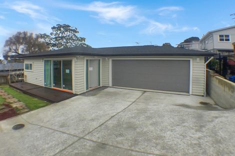 Photo of property in 9a Bruce Road, Glenfield, Auckland, 0629