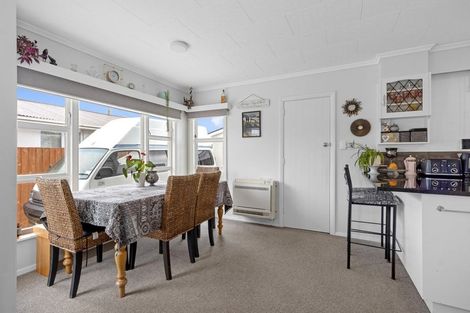 Photo of property in 13 Bickerton Street, Wainoni, Christchurch, 8061