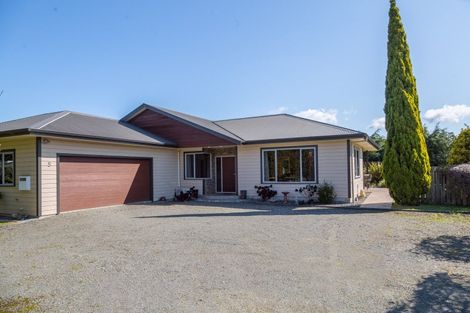 Photo of property in 5 Awhina Drive, Greytown, 5712