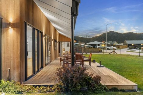Photo of property in 8 Hebbard Court, Albert Town, Wanaka, 9305
