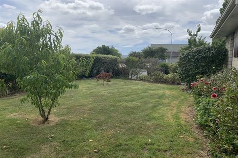 Photo of property in 9 Luxton Place, Rangiora, 7400