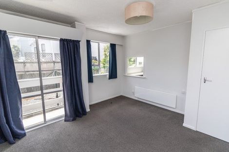 Photo of property in 5 Hawker Street, Mount Victoria, Wellington, 6011