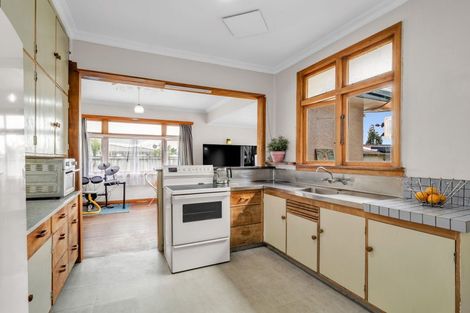 Photo of property in 105 Vogel Street, Roslyn, Palmerston North, 4414