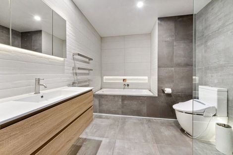 Photo of property in 6 Pleasant Place, Mellons Bay, Auckland, 2014