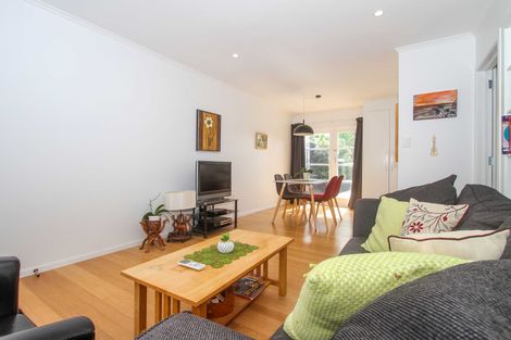 Photo of property in 2/1 Hythe Terrace, Mairangi Bay, Auckland, 0630