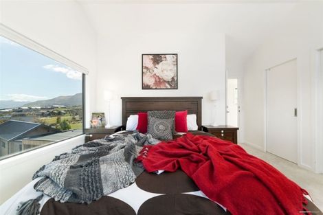 Photo of property in 6 Polperro Court, Jacks Point, Queenstown, 9371