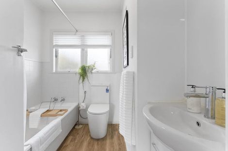 Photo of property in 2/4 Cecil Road, Milford, Auckland, 0620