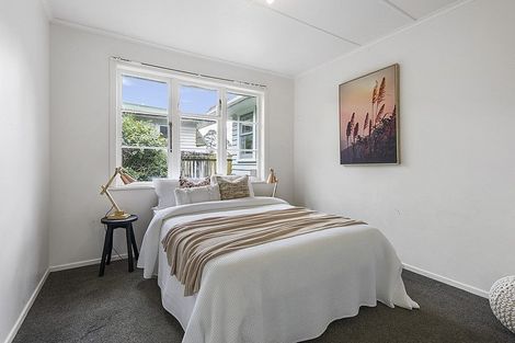 Photo of property in 182 Beach Haven Road, Beach Haven, Auckland, 0626