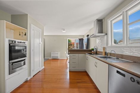 Photo of property in 242 Bower Avenue, North New Brighton, Christchurch, 8083