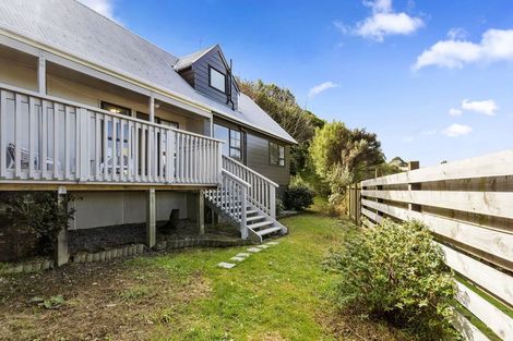 Photo of property in 12 Westwood Road, Tawa, Wellington, 5028