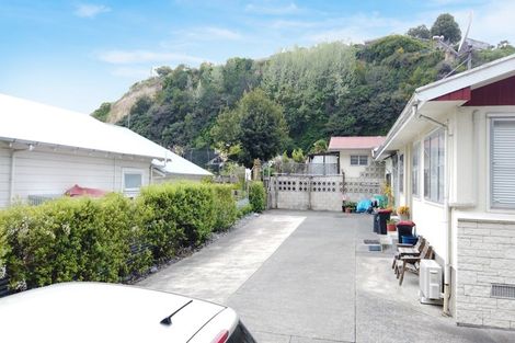 Photo of property in 117 Milton Road, Bluff Hill, Napier, 4110