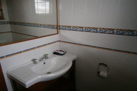 Photo of property in 412 Queens Drive, Lyall Bay, Wellington, 6022